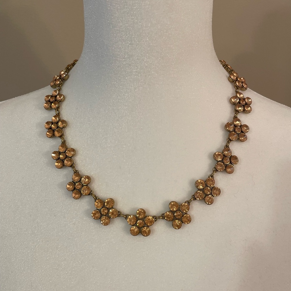 Elegant Gold Floral Necklace